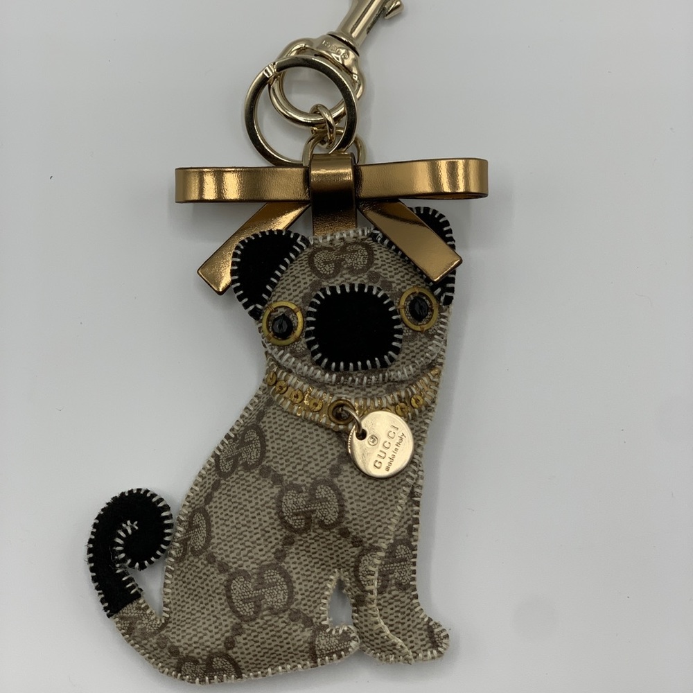 Gucci Guccioli Oliver Pug Key Holder Ring Charm GG